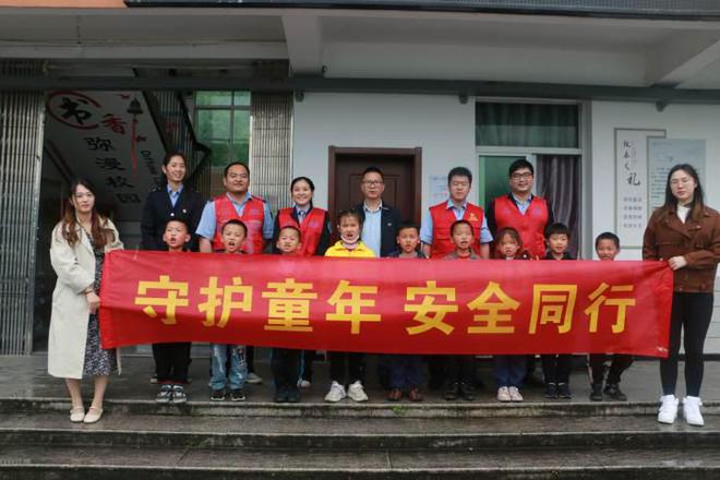 社区居委会最新动态，推动社区发展，提升居民生活质量